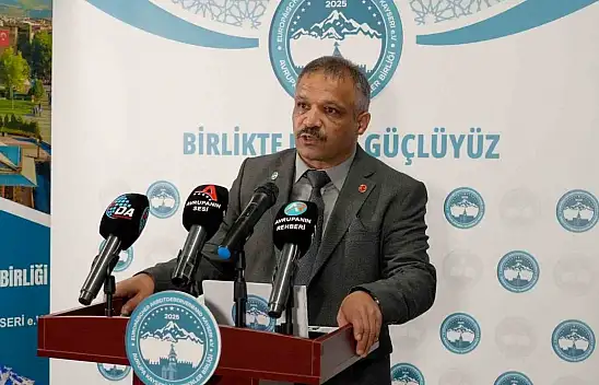 Kayserili tanınan isim kitap yazdı! 65 yıl tek tek anlatıldı