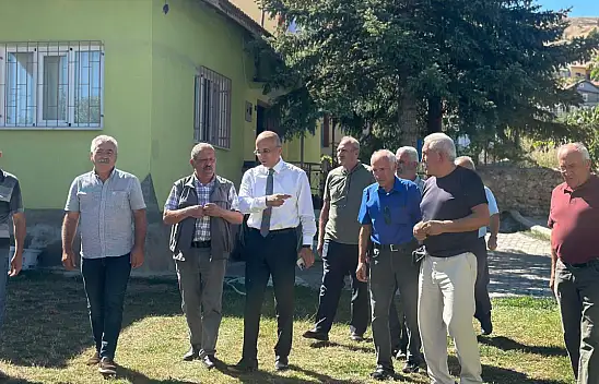 Kayserili Vekil tek tek geziyor! Vatandaşla bir araya geldi