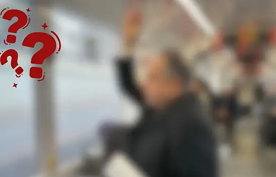 Kayserililer ünlü ismi tramvayda görünce şaşırdı!