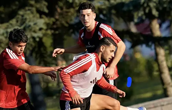 Kayserispor'da herkes o ismi aradı! Bir ayrılık daha