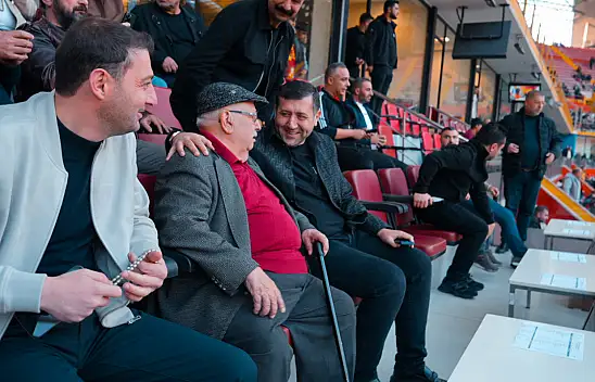 Tribünler böyle coştu! Kayserispor'da ikinci gol sevinci