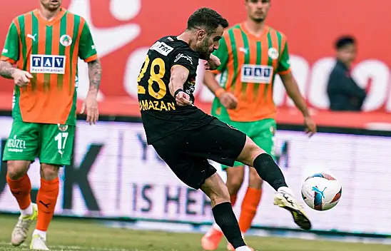 Kayserispor'da o isimle ilgili karar verildi! Kalıyor mu, gidiyor mu?