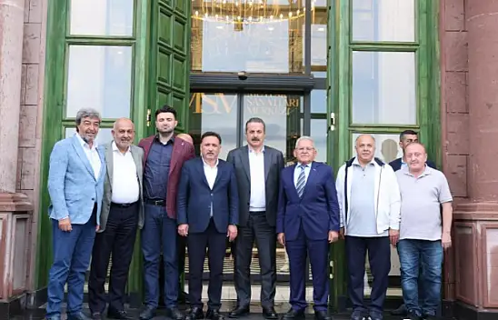 Sahada rakip, masada dost: Kayseri'de anlamlı buluşma