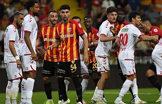 Kayserispor ile Sivasspor arasındaki rekabet sosyal medyaya taştı