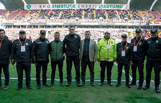 Kayserispor maçı öncesinde Emniyet Müdürü sahaya indi