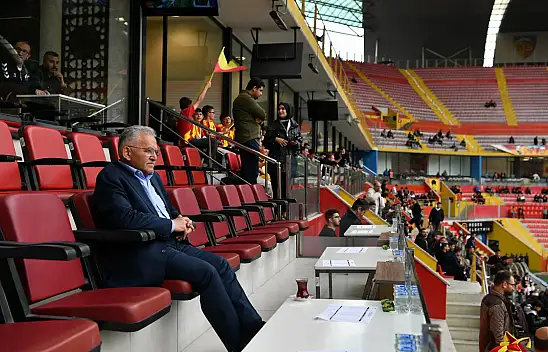 Kayserispor tribününde düşündüren fotoğraflar!