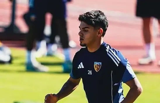 Kayserispor'un genç yıldızı A takıma yükseldi