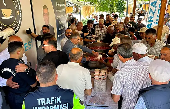 Park doldu taştı! Kayseri'de ücretsiz dağıtıldı