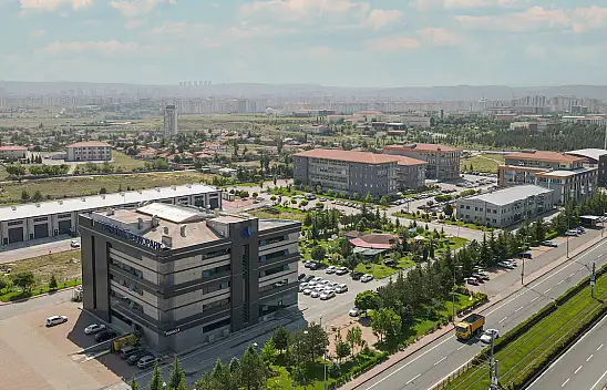 Kendisini 'Kıdemli bir dış ticaretçi' olarak tanıtan AK Parti Kayseri Milletvekili: Harika şeyler oluyor!