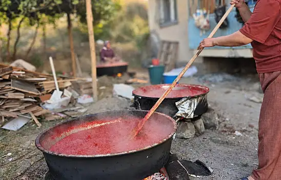 700 kilo domates, 5 aile: Kayseri'de salça mesaisi