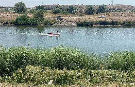 Kızılırmak'a giren genç kayboldu