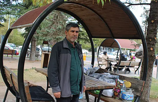 Kızının başından ayrılmayan baba, sosyal medya iddialarını yalanladı