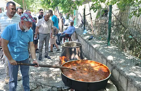 Kocasinan'da 29 yıllık pilav geleneği sürdü