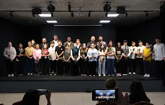 Kocasinan'da çocuklar sahneye çıktı! Sorunlara dikkat çekildi