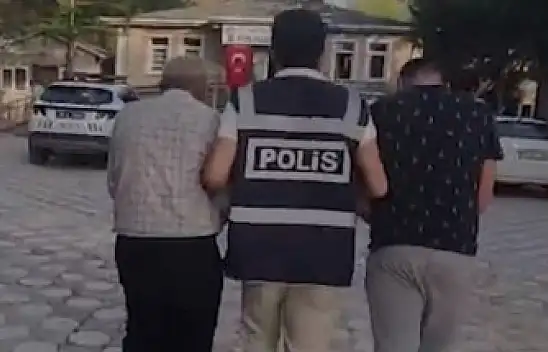 Köpek dövüştürenlere suçüstü