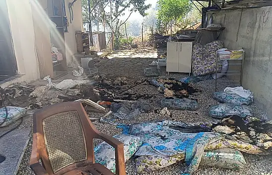 Kozan'daki yangında 8 ev yandı