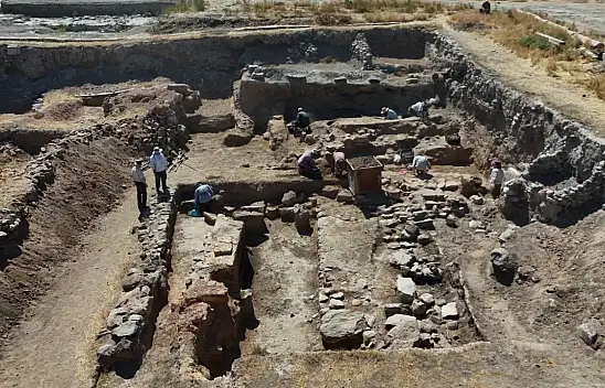 Kayseri'de sarayın altından saray çıktı