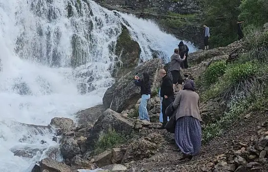 Kurban Bayramı tatilinde Derebağ Şelalesi ilgi odağı oldu
