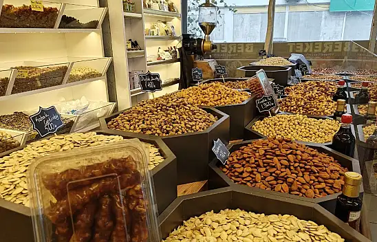 Kuruyemişte rekor zam: Antep fıstığı 1.400 TL'yi gördü!