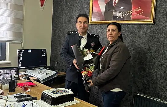 Kayseri'de polis ekiplerine davullu zurnalı kutlama