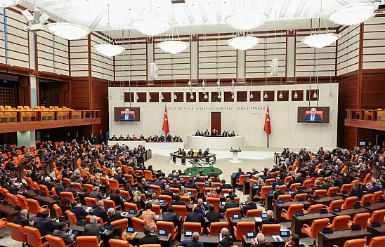 Meclis'te oldu! 'Kayseri ayağa kalkacak, Kayseri'nin sesinden korktular! Kayseri'yi susturmayın' diye sesler yükseldi