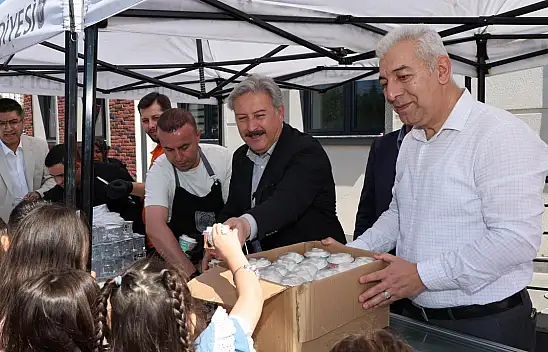 Melikgazi'de karne heyecanı: Başkan Palancıoğlu öğrencilerin sevincine ortak oldu