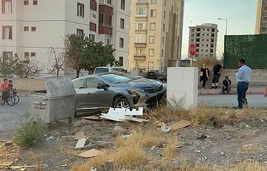 Melikgazi'de panik anları: Kaza, yangın, trafo!