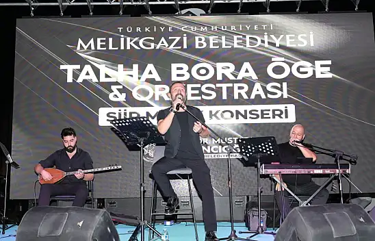 Melikgazi'de şiir ve türkü dolu gece: Talha Bora Öge Kayserililerle buluştu!
