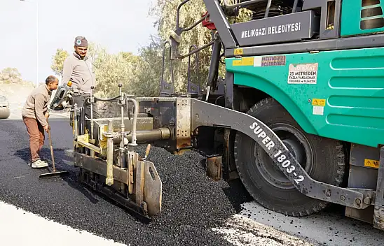 Melikgazi'de yollar yenileniyor