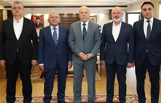 Memduh Büyükkılıç'a Erzurum'da 'ağabeyim' karşılaması