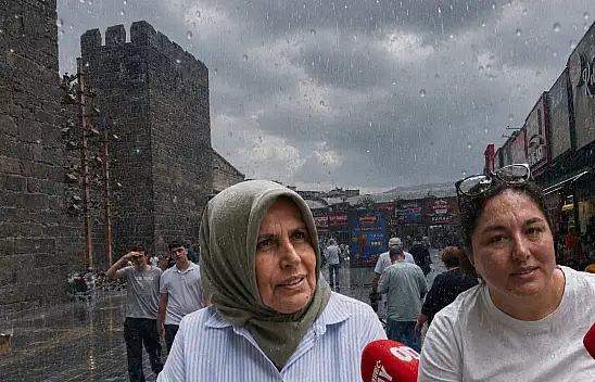 Meteoroloji uyarmıştı! Kayserililer yağmura yakalandı