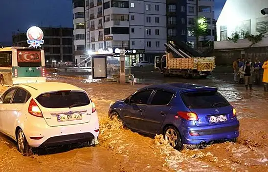 Meteorolojiden Kayseri'ye 2 uyarı birden! Fırtına ve sağanak geliyor