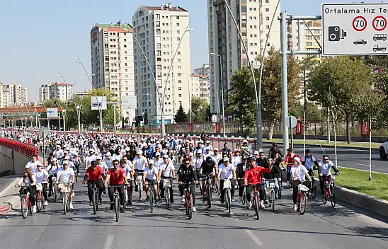 Meydan'dan Millet Bahçesi'ne pedal pedal farkındalık