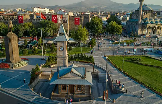 Meydana 7 kilometre mesafedeki 26 milyonluk taşınmaz satışa çıkıyor