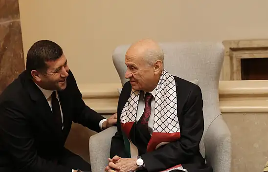 MHP'li Baki Ersoy'dan 'Dizinin dibinde' paylaşımı!