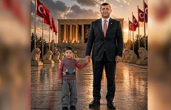 MHP Milletvekili Ersoy'un elinden tuttuğu çocuk bakın kim çıktı?