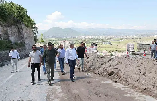 Çöken 30 yıllık duvarın yerine modern istinat duvarı yapılıyor!