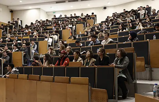 Mona'nın gözleri bu kez Tıp Fakültesi'nde!