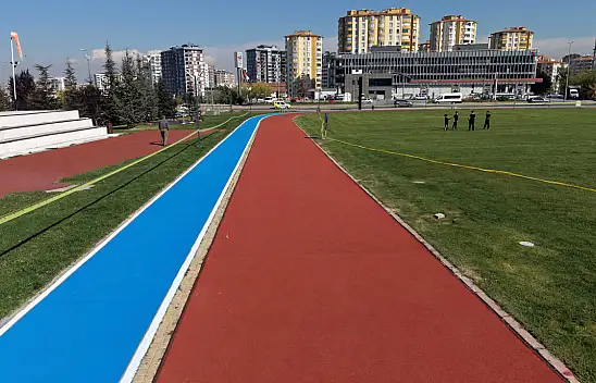 Mustafa Yalçın, tamamlanan yürüyüş yolu ve tartan pisti inceledi