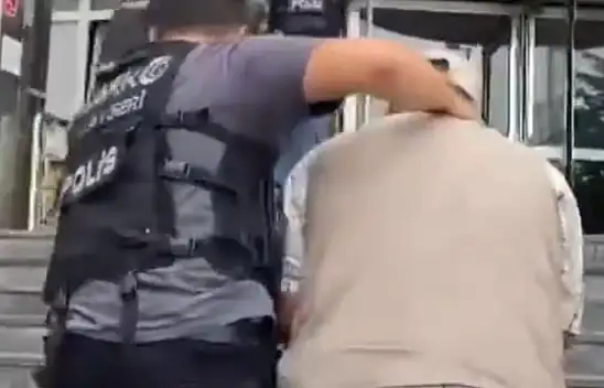 Narkotik köpek 'Jack' 9 kilo skunk buldu