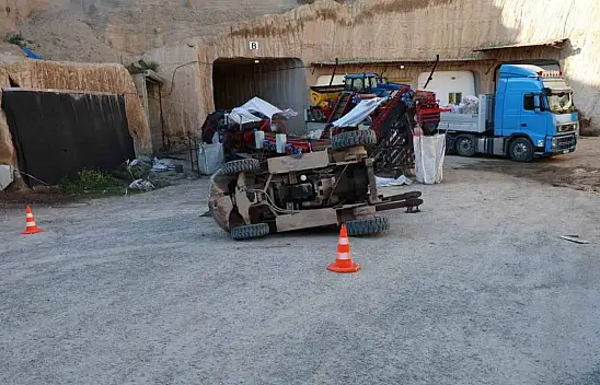 Genç çocuk forkliftin altında kaldı