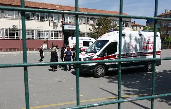 Okulda saldırı! Bir anda ortalık karıştı