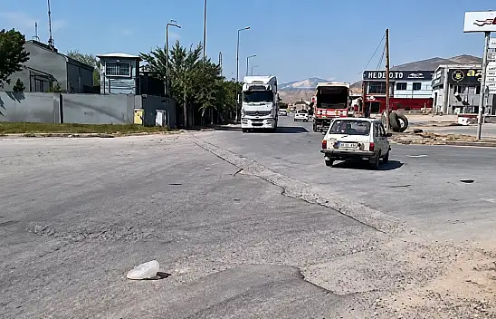 Osman Kavuncu Bulvarı'nda yol tepkisi: Tozdan gözümüzü açamıyoruz