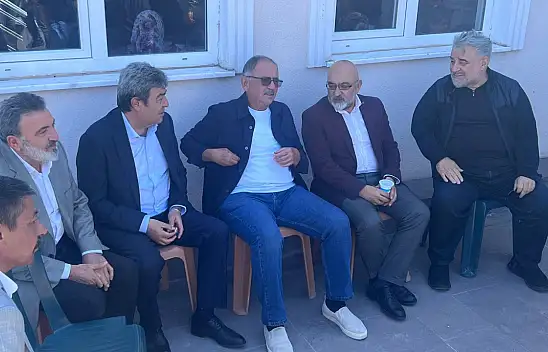 Özhaseki yeni imajıyla dikkat çekti! Belki ilk defa böyle göreceksiniz