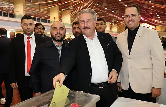 Palancıoğlu sandık başında: Başarılar diliyorum