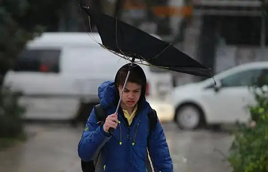Pencerelerinizi iyi kapatın! Meteoroloji Kayseri'yi saat vererek uyardı