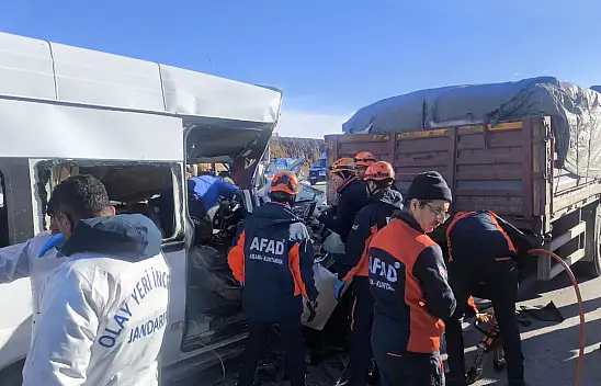 Pınarbaşı'da öğrenci servisi kaza yaptı! Ölü ve yaralılar var