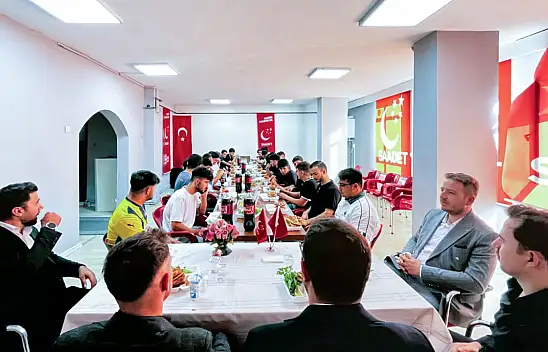 Saadet Partisi'nde gençler buluştu