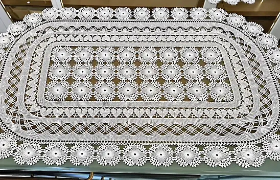 Sandıktan çıkan danteller 250 bin TL'lik tasarımlara dönüşüyor