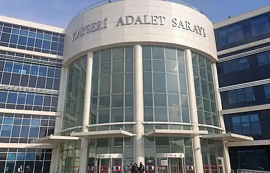 Sanıklar birbirini suçladığı uyuşturucu davasında iki tahliye çıktı